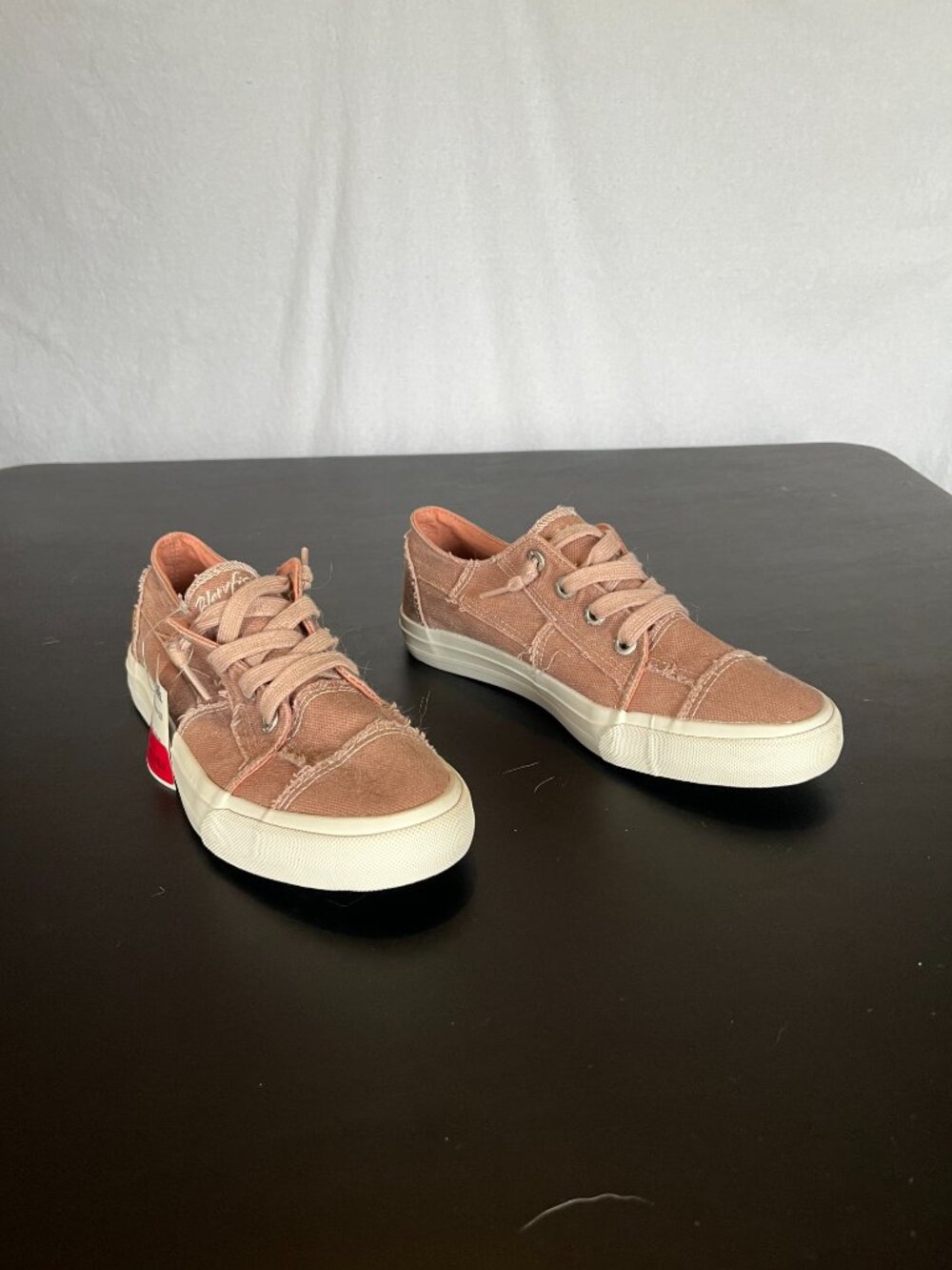 Blowfish Malibu Size 9 Salmon Tennis Shoes Blue Soles